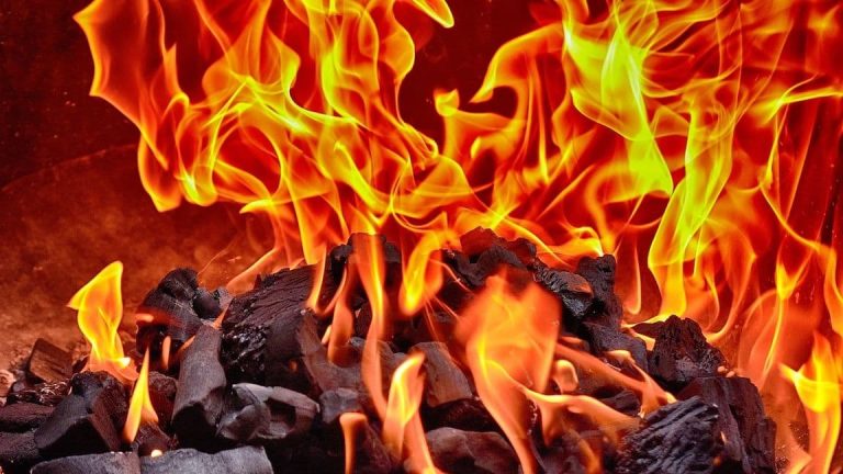 Flames rise from charcoal (Alexas_Fotos/Pixabay)