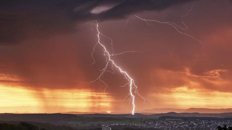16:9 Lightning (Nordseher/Pixabay)