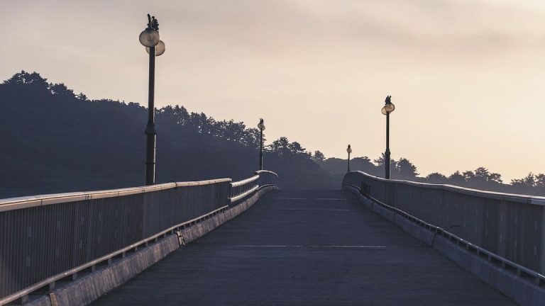 16:9 Bridge (wal_172619/Pixabay)