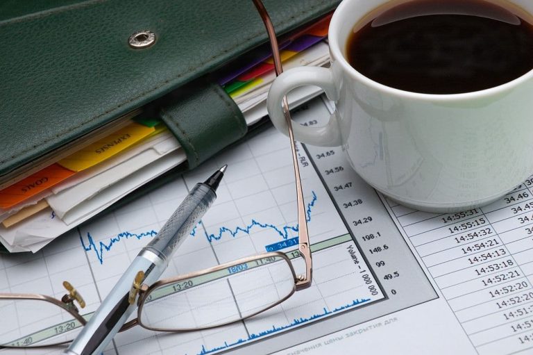 Forecasting Fed-induced volatility in BTC, ETH and altcoins. (ds_30/Pixabay)