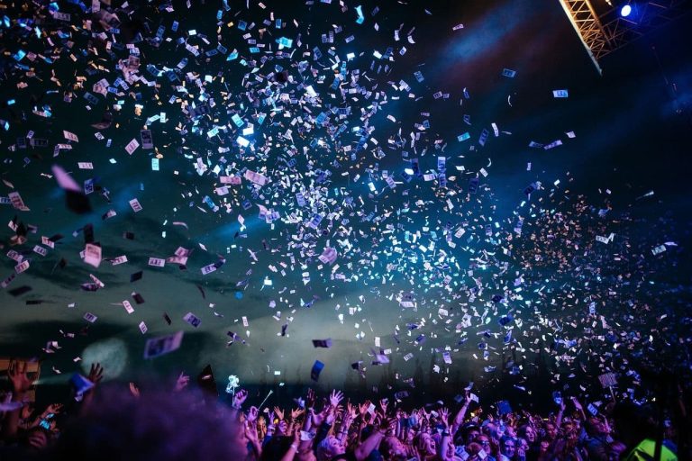 BTC's $2T market cap triggers a wave of first time buyers. (StockSnap/Pixabay)