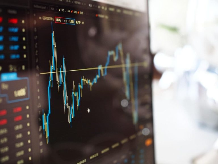 XRP, BTC drop ahead of core PCE. (Pexels/Pixabay)