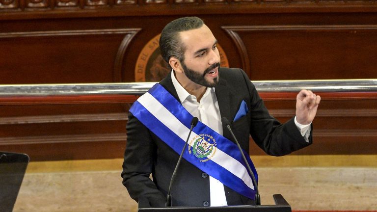 Nayib Bukele asiste a la Asamblea Legislativa por su segundo aniversario en el poder (Foto de Emerson Flores/APHOTOGRAFIA/Getty Images)