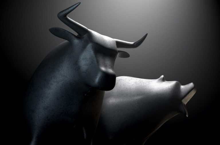 bull, bear (Shutterstock)