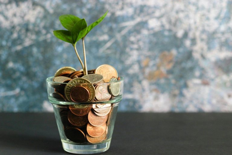 Pot full of coins (micheile henderson/Unsplash)