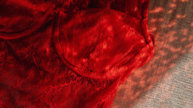 Lingerie (Credit: Unsplash, Karolina Grabowska)