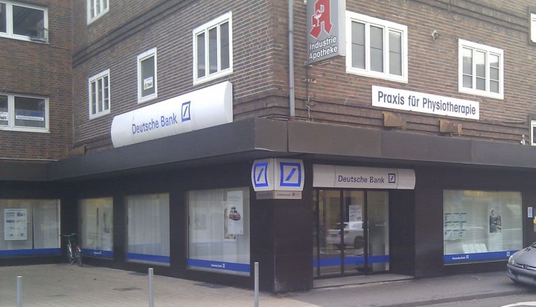Deutsche bank branch with logo (Wegavision/Wikimedia Commons)
