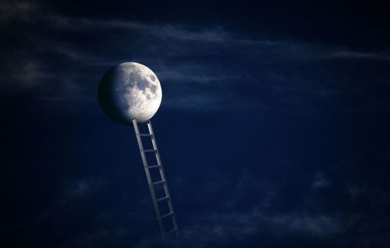 BTC could surge to $200K by the year-end. (Tumisu/Pixabay)
