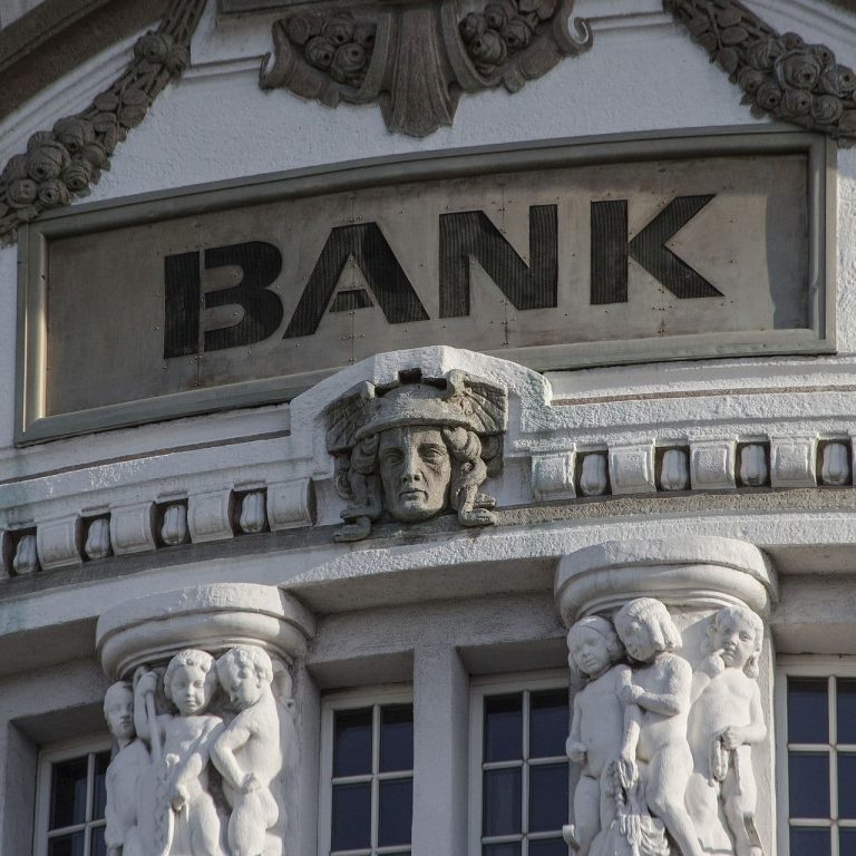 Italy's biggest bank Intesa Sanpaolo (JamesQube/Pixabay)