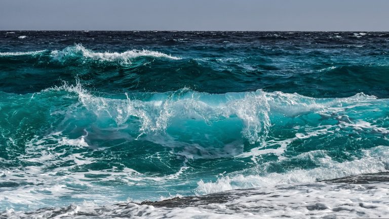 Surf-crested waves