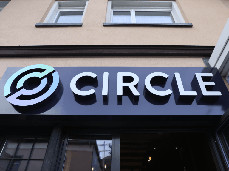 Circle's logo on a building (Sandali Handagama/ CoinDesk)