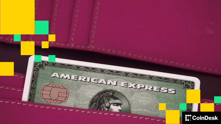 AmEx card (Shutterstock)