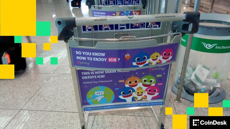 Luggage trolley with Baby Shark pictures